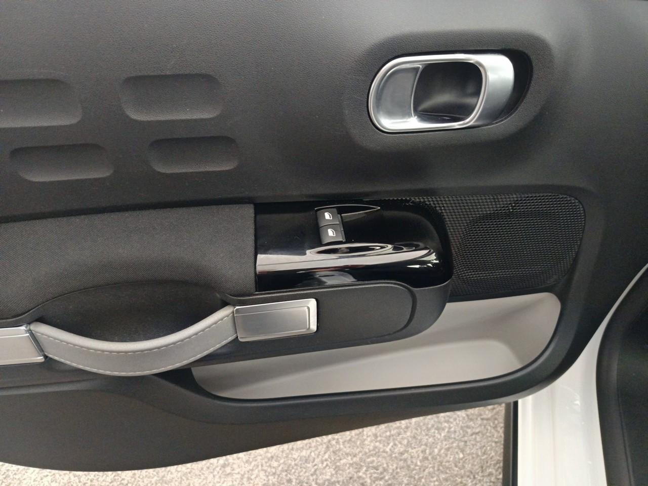 Citroën C3 puretech 110 s&s eat6 shine — photo 20