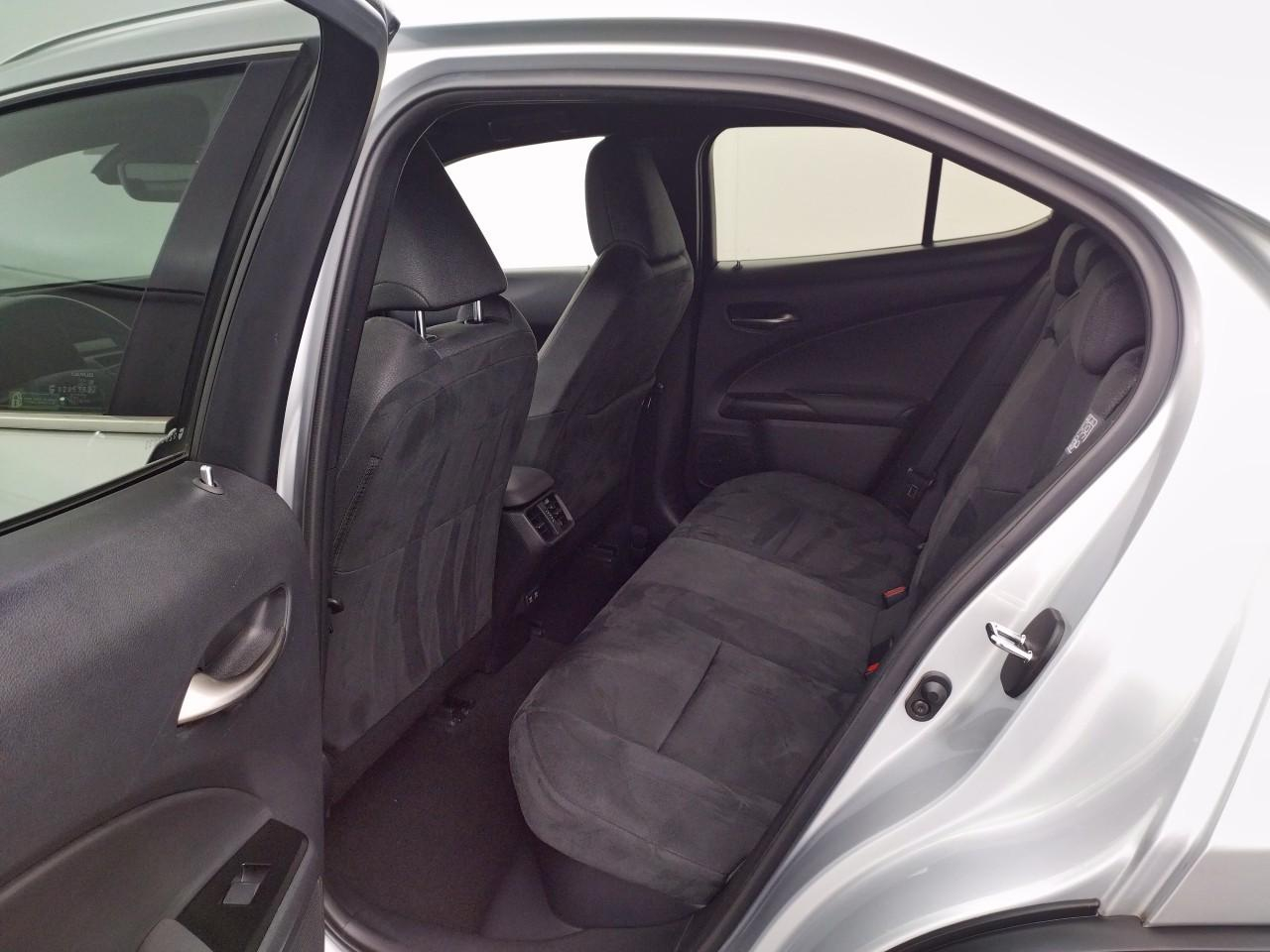 Lexus Ux 250h 2wd f sport — photo 13