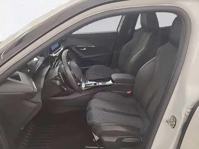 Peugeot 2008 puretech 130 s&amp;s eat8 — photo 11