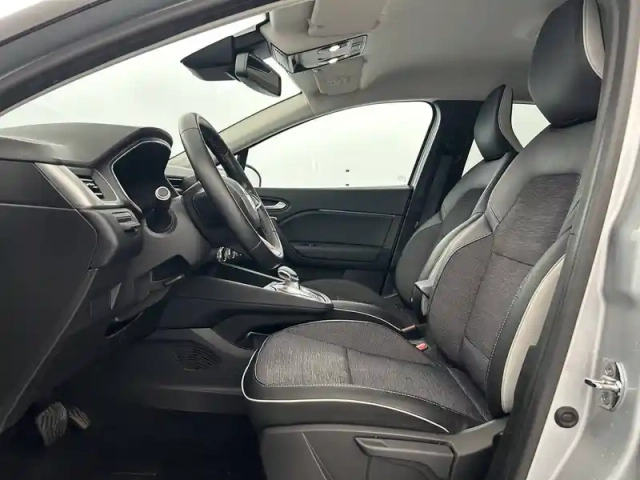 Renault Captur e-tech plug-in 160 - 21 — photo 18