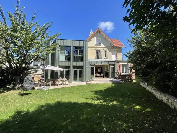 Vends propriété - 235 m² - 8 pièces, 6 chambres - Clamart 92140