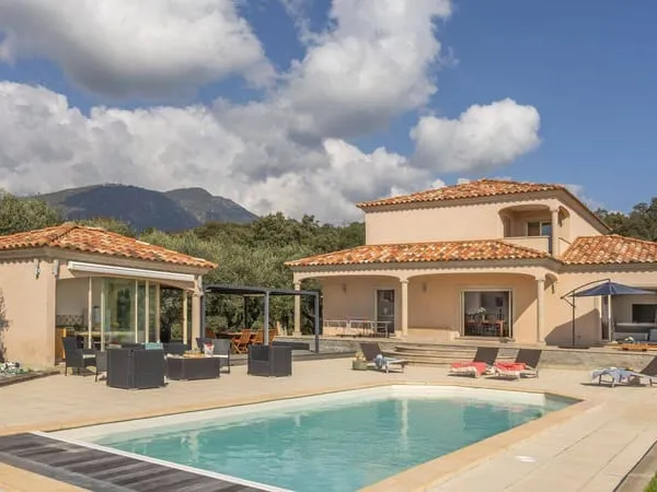 Villa 6 pièces 330 m²