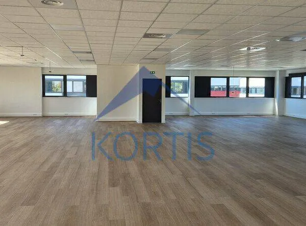 Bureau 729 m²