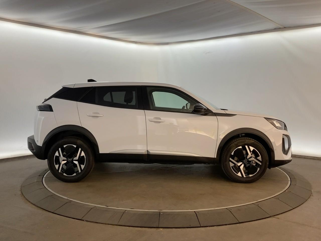 Peugeot 2008 hybrid 145 ch e-dcs6 allure — photo 4