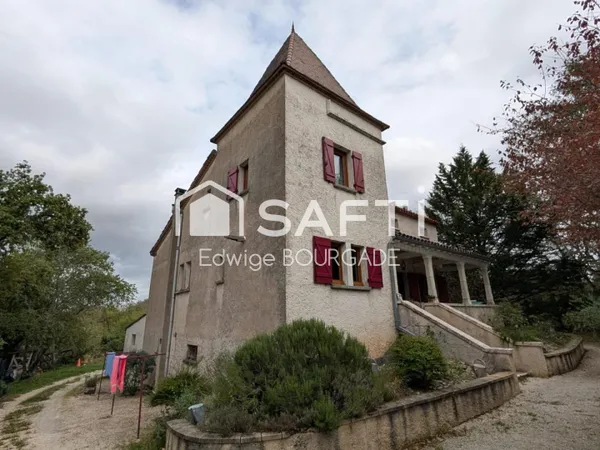 Maison 7 pièces avec piscine et dépendances