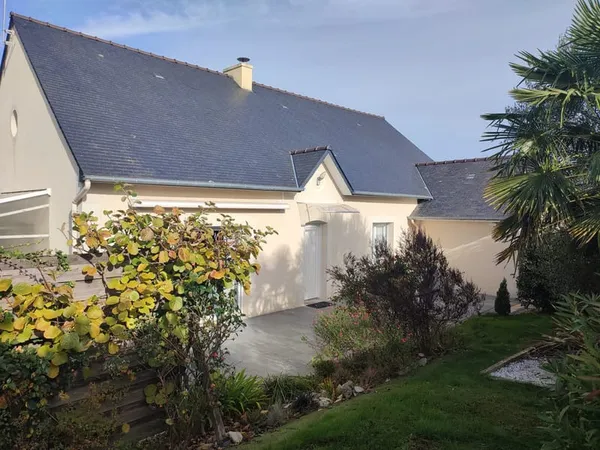 A VENDRE - SOQUET IMMOBILIER - MAISON DE PLAIN PIED DE 102 m2 - LEHON