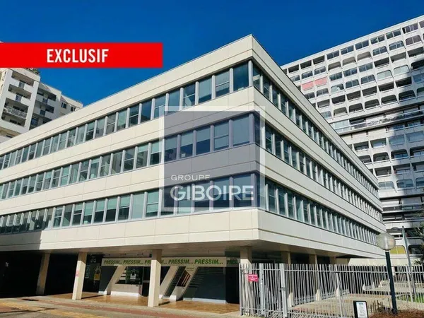 Bureaux 661 m²