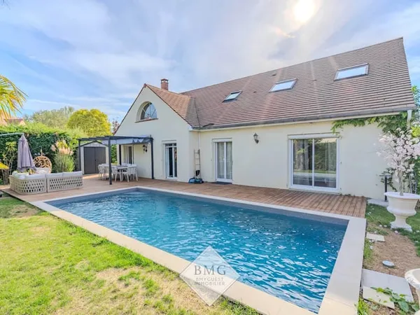 EN EXCLUSIVITÉ - VILLA D'EXCEPTION AVEC PISCINE À BUSSY-SAINT-GEORGES
