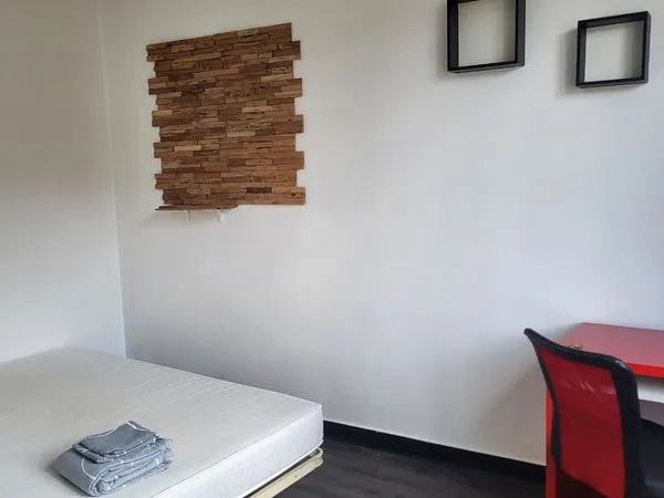 Chambre à louer à la nuitée/semaine/mois - Laval centre - Idéal mission/chantier