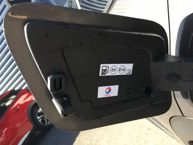 Peugeot 2008 puretech 130 s&amp;s eat8 — photo 10