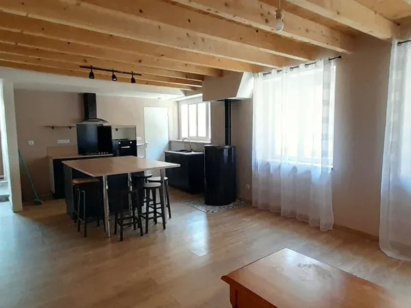 Maison de village entièrement rénovée