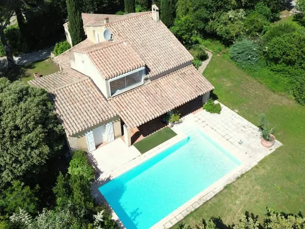 VAILHAUQUES - VILLA T6 208M2 SUR 2037M2 DE PARCELLE