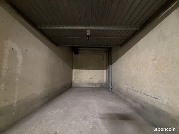 Location Box fermé / parking sécurisé