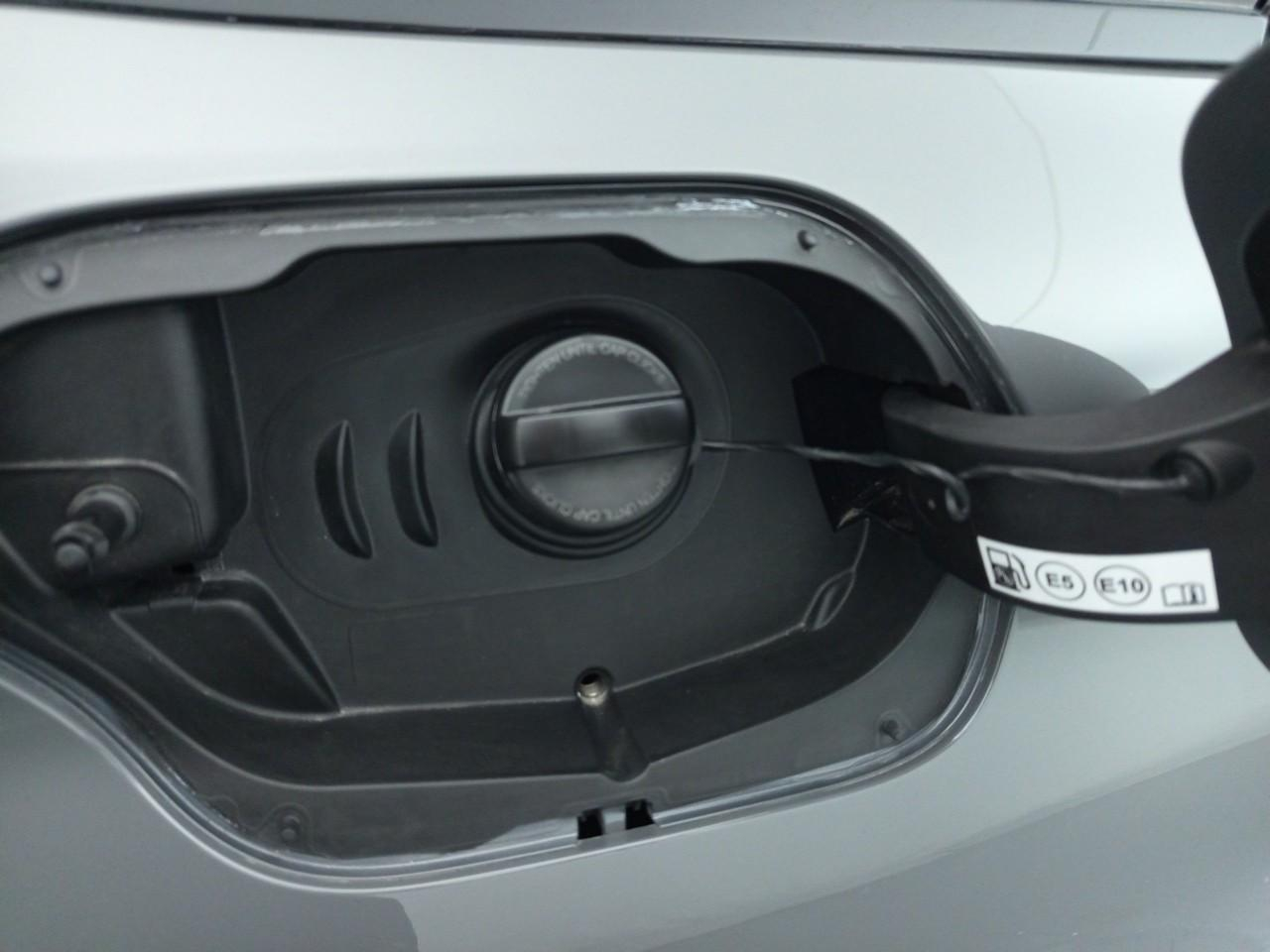 Peugeot 308 sw hybrid 136 e-dcs6 gt — photo 28