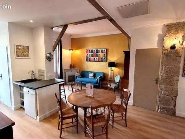 Bail étudiant - Grand 4 pièces meublé 77 m² - ,Nice Garibaldi / Vieux-Nice