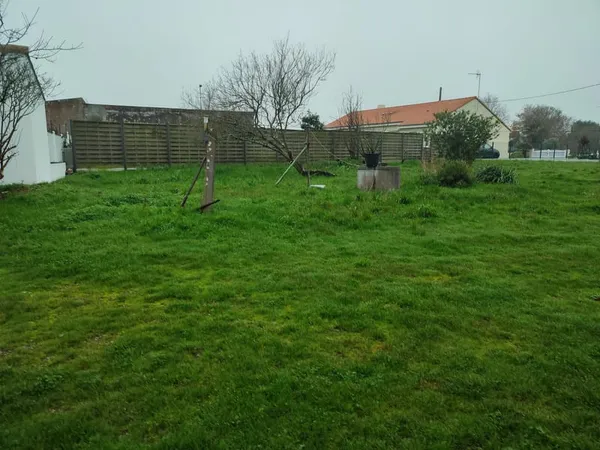Terrain de 456m2 à vendre à Saint-Michel-Chef-Chef