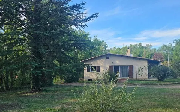 Exclusivité: Tourves Propriété de plain-pied de 202m2 compos