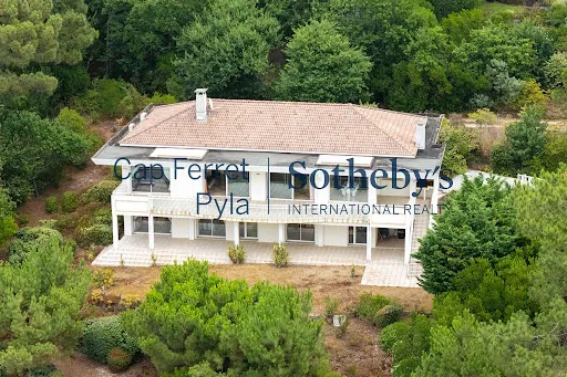 Maison 6 pièces 270 m²