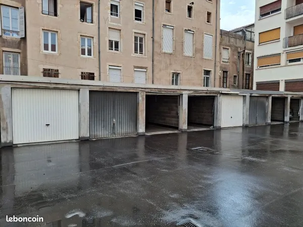 Garage fermé sécurisé - Rue des Soeurs Macarons - Nancy