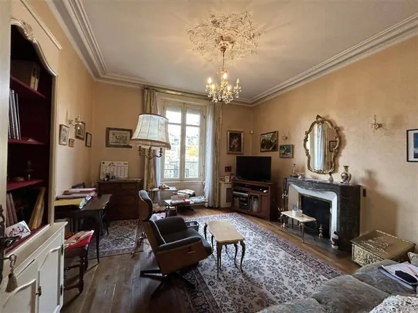 Maison 13 pièces 250 m²