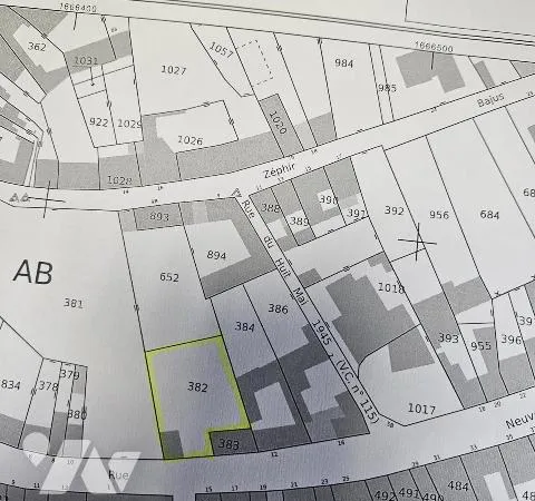 Terrain 579 m²
