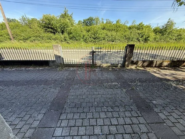 Parking/Garage/Box 92 m²