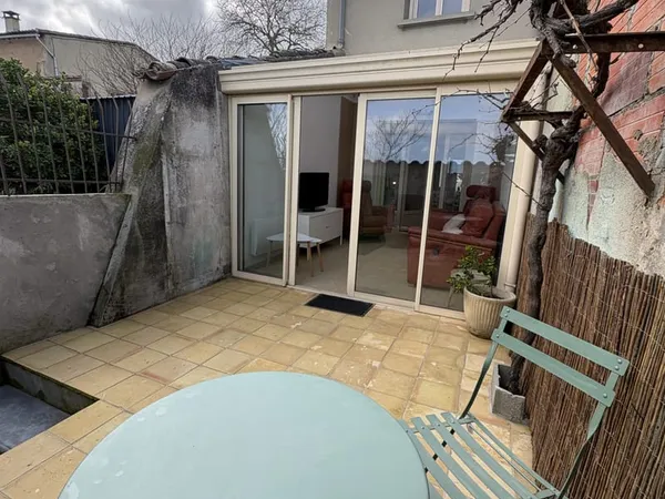MAISON MEUBLEE RENOVEE AVEC VERANDA, TERRASSE ET GARAGE CAS