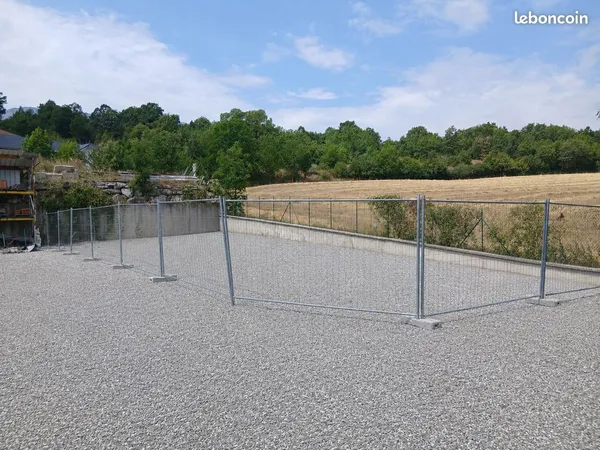 Terrain de stockage sécurisé 180 m² - Accès PL - Badge - 7j/7