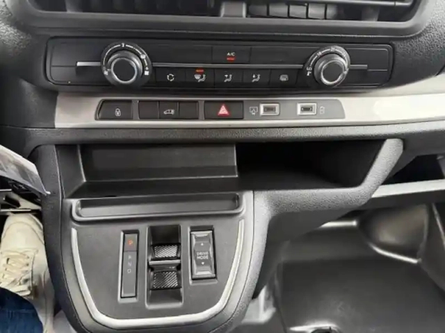 Peugeot Expert fgn m diesel 150 ch automatique — photo 32