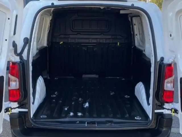 Peugeot Partner standard 1.6 bluehdi 100ch premium — photo 6