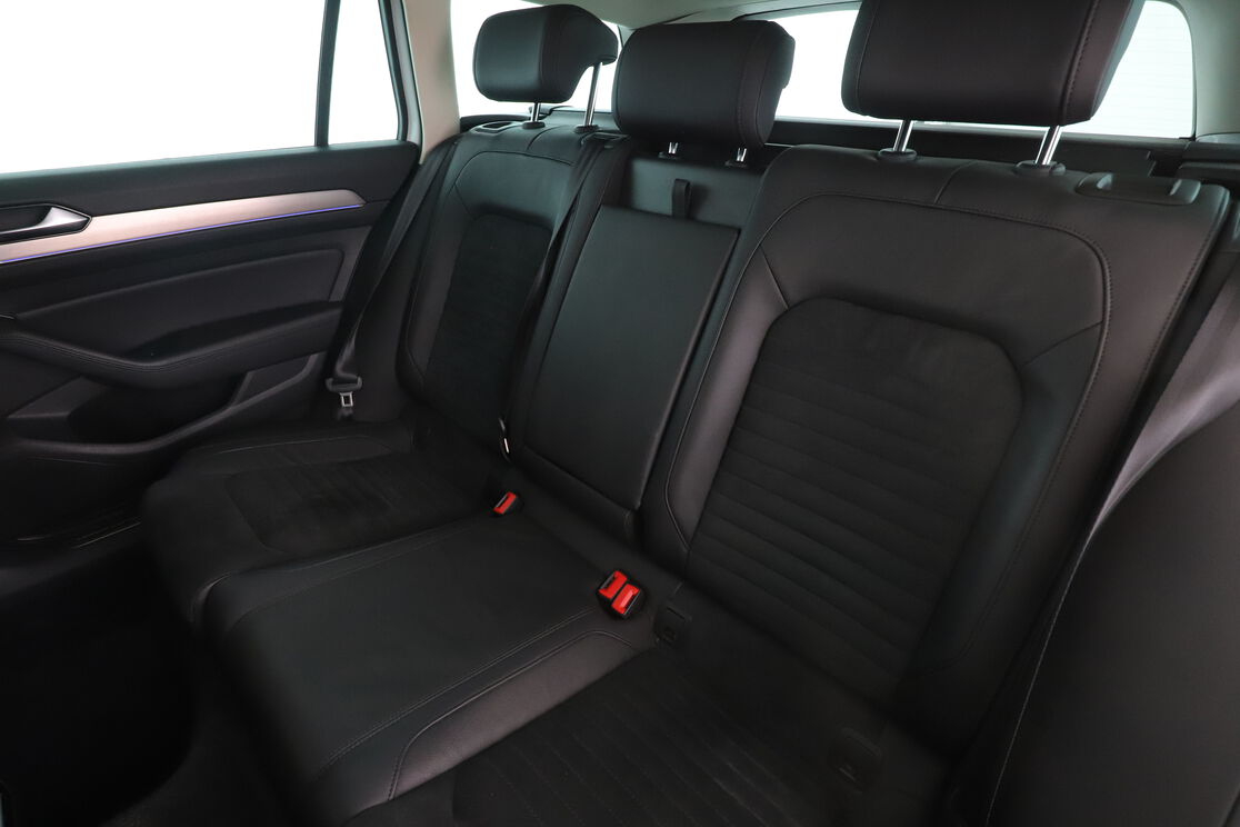 Volkswagen Passat SW 1.4 TSI GTE DSG6 — photo 13