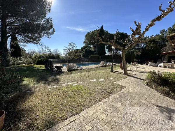 Maison 7 pièces 247 m²