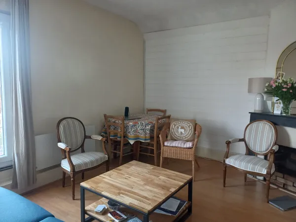 Loue appartement de charme 43m² Viroflay 2 pièces + cuisine
