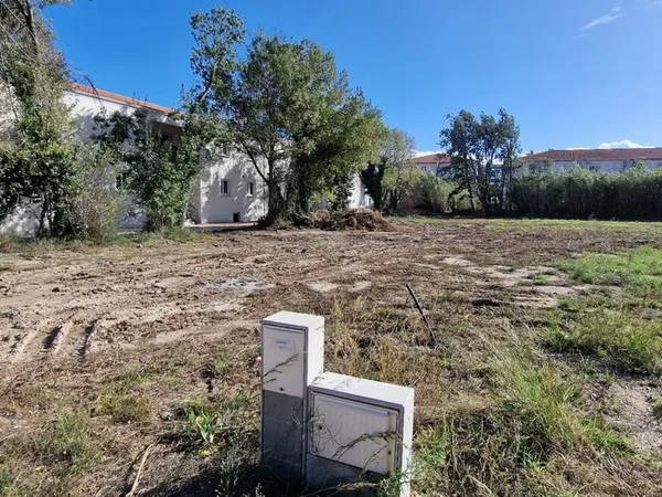 Terrain 387 m² Baho