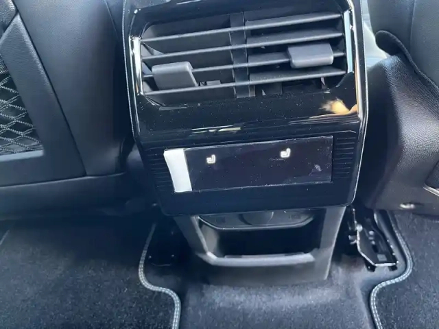 Peugeot 3008 electrique 73 kwh 210 ch — photo 45