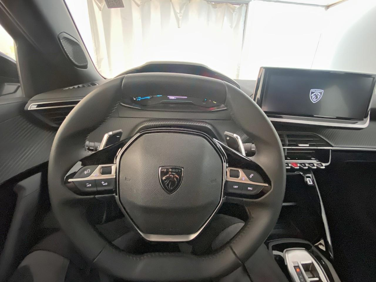Peugeot 2008 hybrid 145 ch e-dcs6 style — photo 12