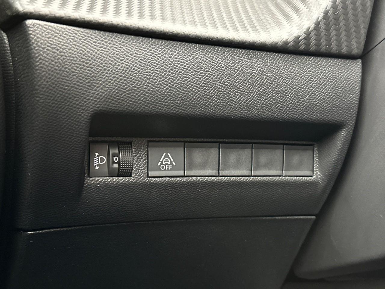 Peugeot 208 puretech 75 s&s bvm5 style — photo 16