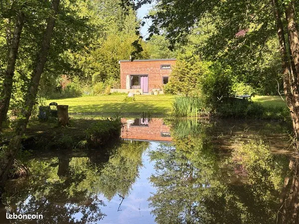 Chalet bord de l'eau