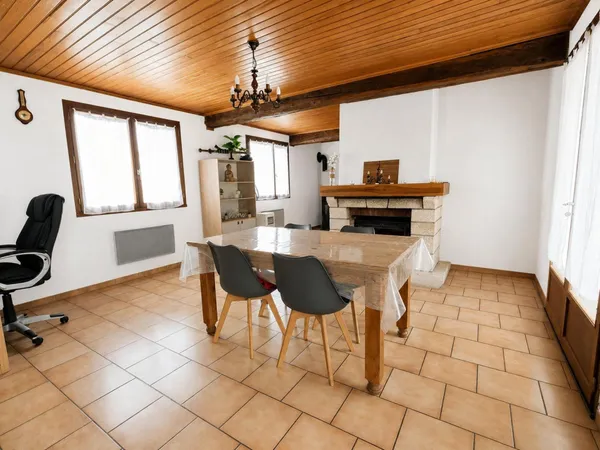 MAISON FAMILIALE