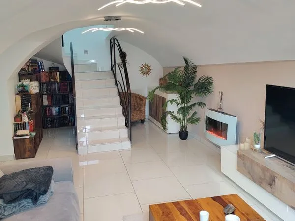 Maison atypique de charme - 81 m² - Cour privative - Au calme