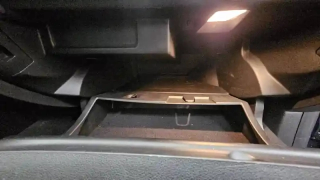 Renault Megane mégane iv berline e-tech plug-in hybride 160 — photo 26