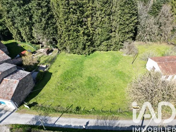 Terrain 1595 m²