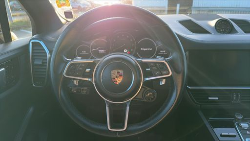 Porsche Cayenne 3.0 V6 e-Hybrid AWD 462 - N/A – 2020 – 177000 km – Hybride essence – Boîte Automatique — photo 47