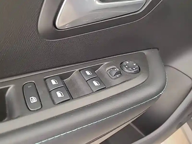 Peugeot 208 puretech 100 s&amp;s bvm6 — photo 25