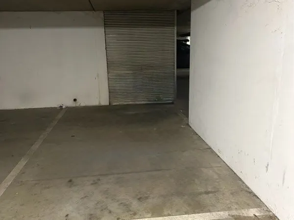 Place de parking - à deux pas de la gare RER
