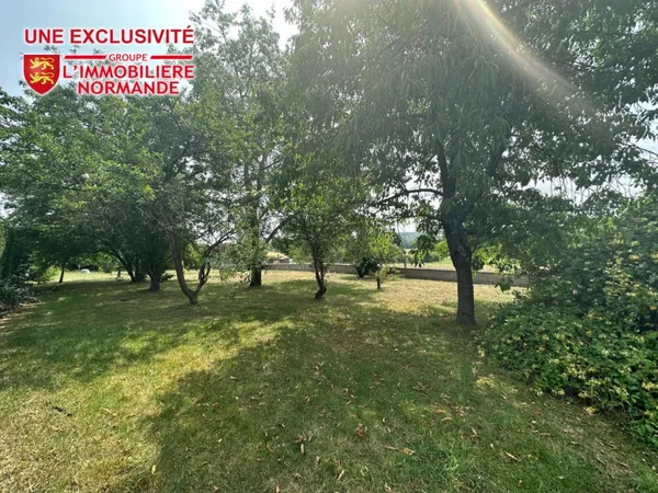 Terrain constructible 915 m²