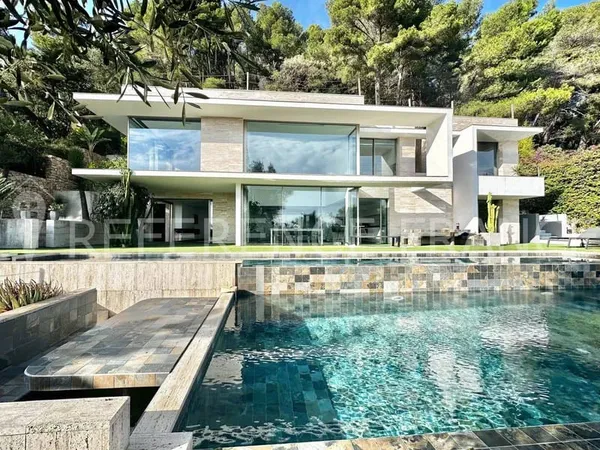 Villa 7 pièces 250 m²