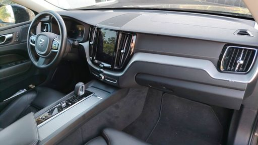Volvo XC60 2.0 B4 197 Mild-Hybrid Geartronic8 - Ultimate Style Dark – 2022 – 163016 km – Hybride diesel – Boîte Automatique — photo 3