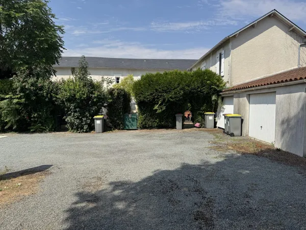 Immeuble à vendre Mauzé-sur-le-Mignon
