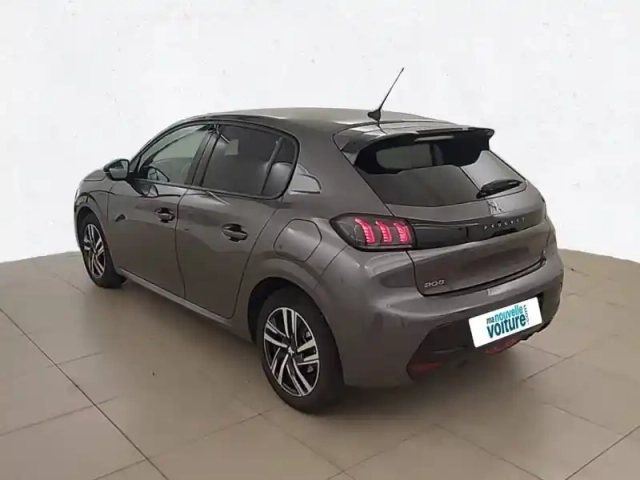 Peugeot 208 puretech 100 s&amp;s eat8 — photo 2